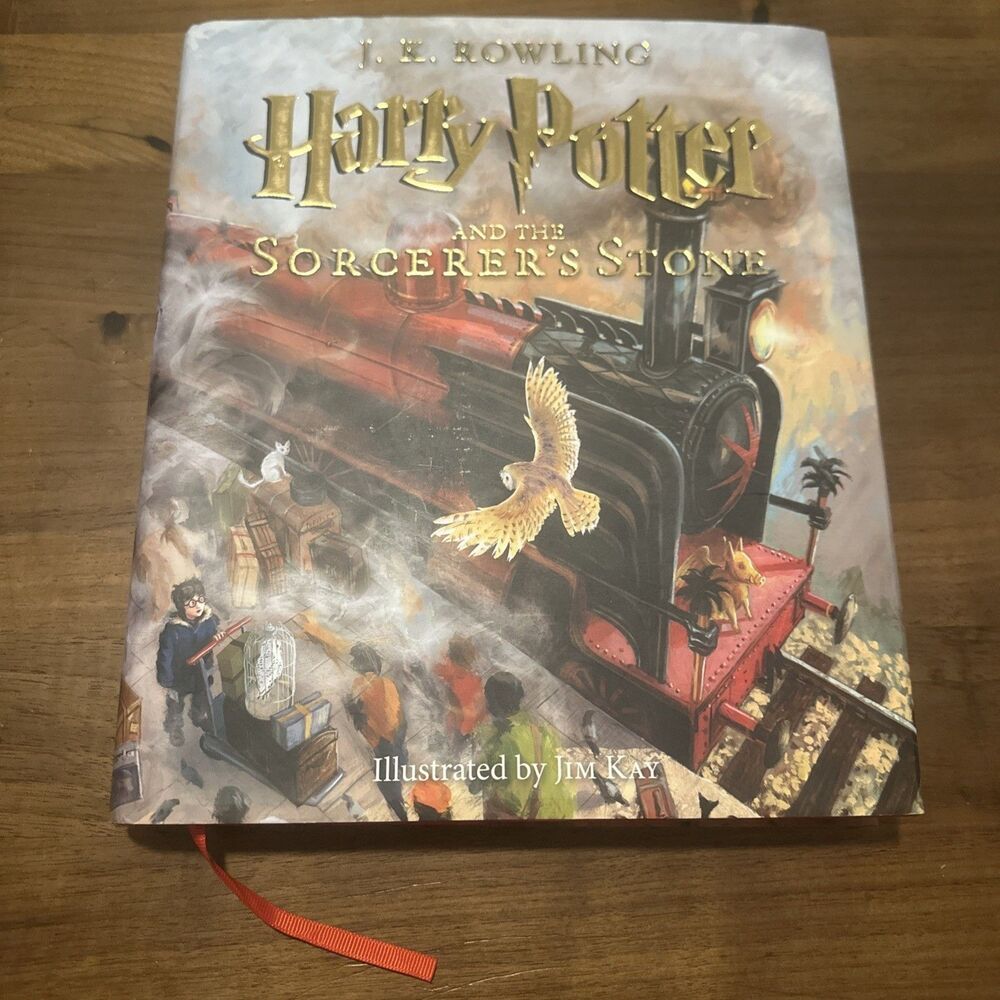 Harry Potter and the Sorcerer's Stone: The Illustrated Edition (Harry Potter,...
